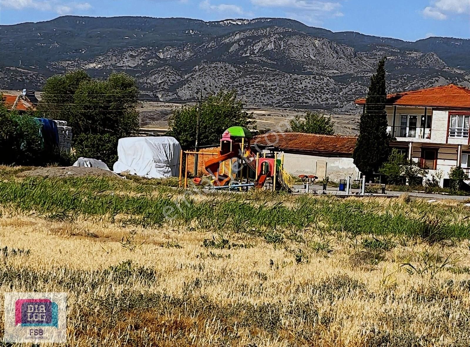 Pamukkale Yukarışamlı Satılık Tarla DİALOGFSBDEN DENİZLİ PAMUKKALE YUKARIŞAMLIDA SATLIK KÖYİÇİ TARLA