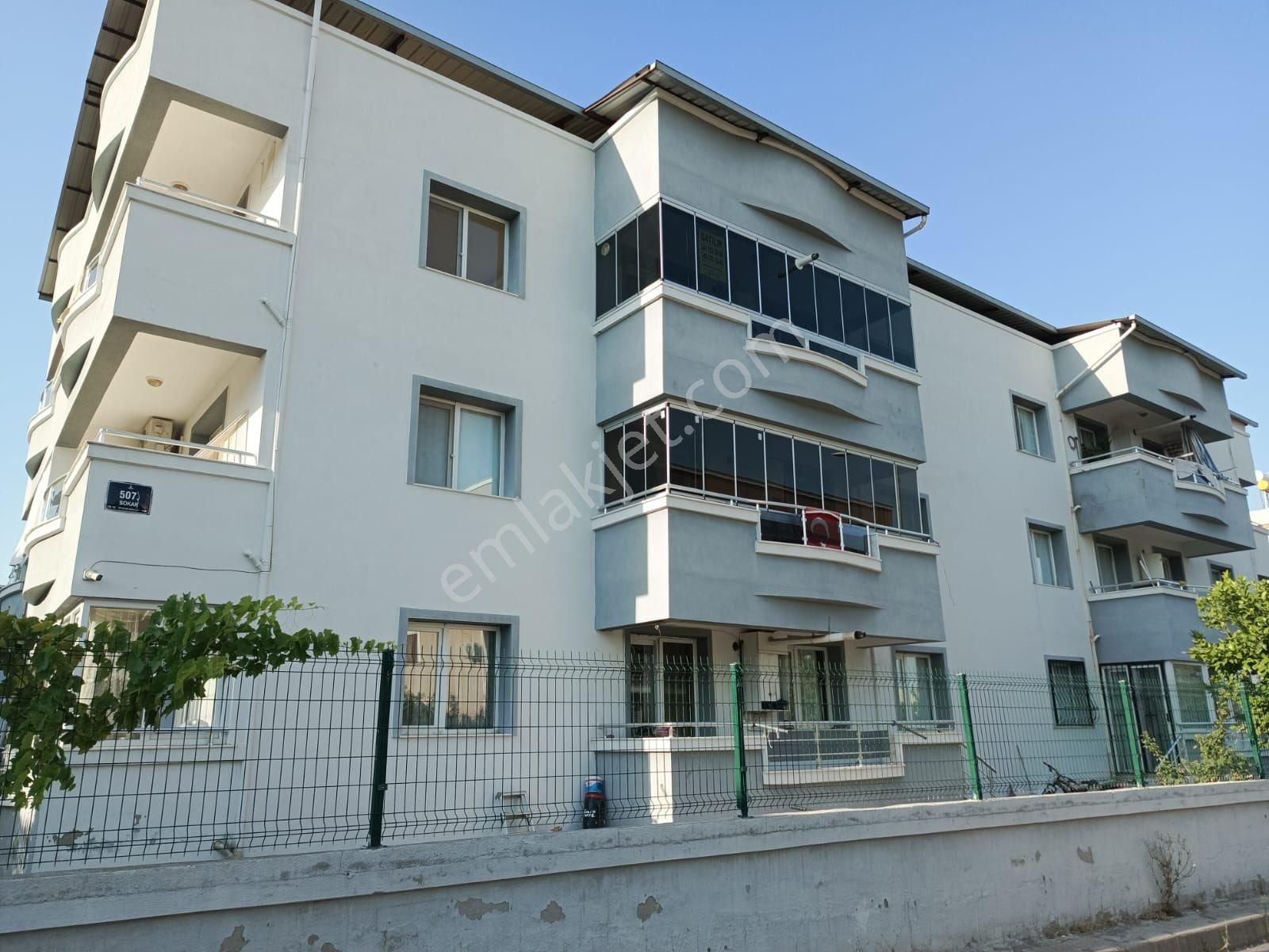 Menderes Mithatpaşa Satılık Daire Merkezi Konumda 2+1 90m2 Daire