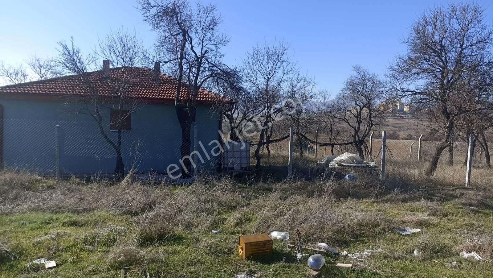 Isparta Merkez Aliköy Köyü Satılık Bağ & Bahçe  ALİ KÖY KAVŞAĞINDA TEK TAPU İÇERİSİNDE KARGAS EV MEVCUT