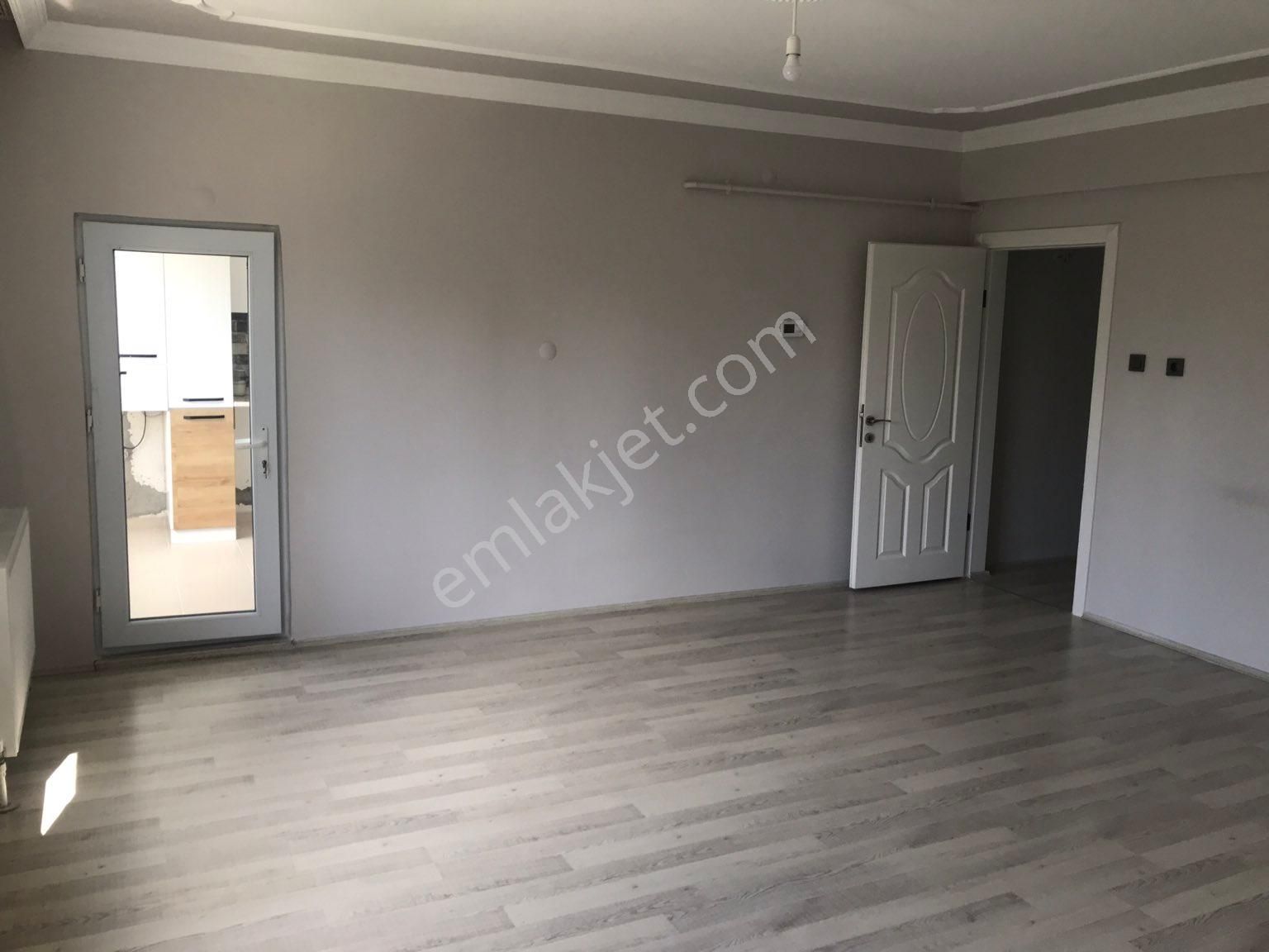 Karacabey Emirsultan Satılık Daire KARACABEY EMİRSULTAN MAHALLESİNDE SATILIK DAİRE