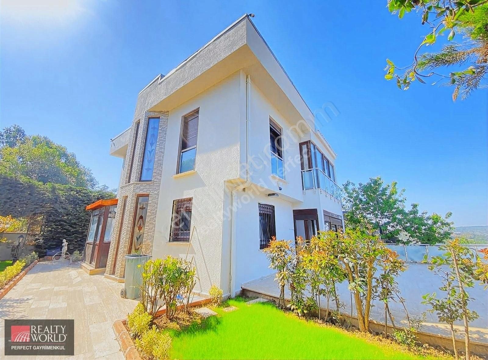 Sarıyer Zekeriyaköy Kiralık Villa  ZEKERİYAKÖY'DE ORMAN ADAYA YAKIN BÜYÜK BAHÇELİ MÜSTAKİL VİLLA