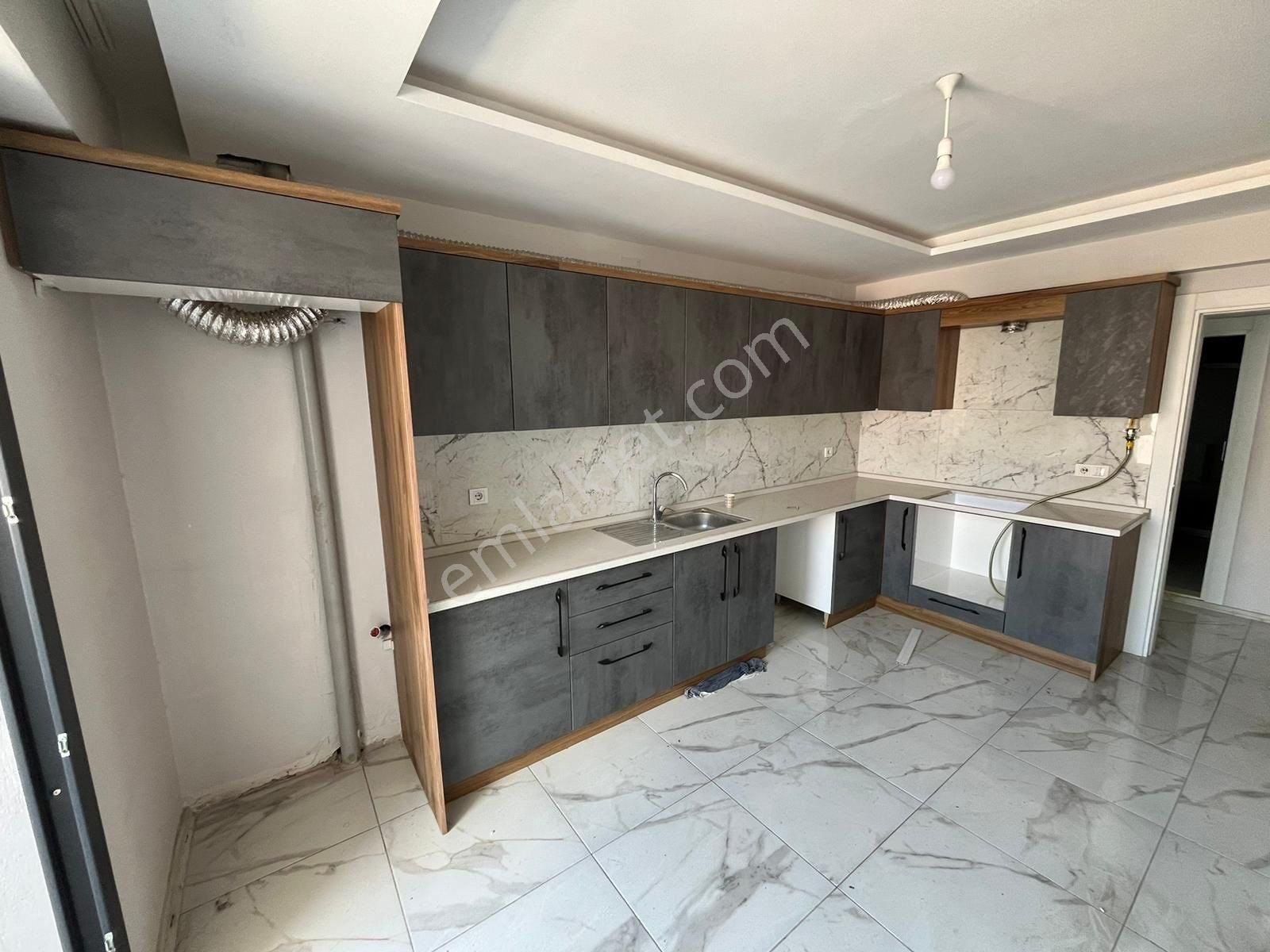 Alaşehir İstasyon Kiralık Daire MANİSA/ALAŞEHİR”ATA ALP”GAYRİMENKÜL’DEN 3+1 DOĞALGAZLI KİRALIK DAİRE