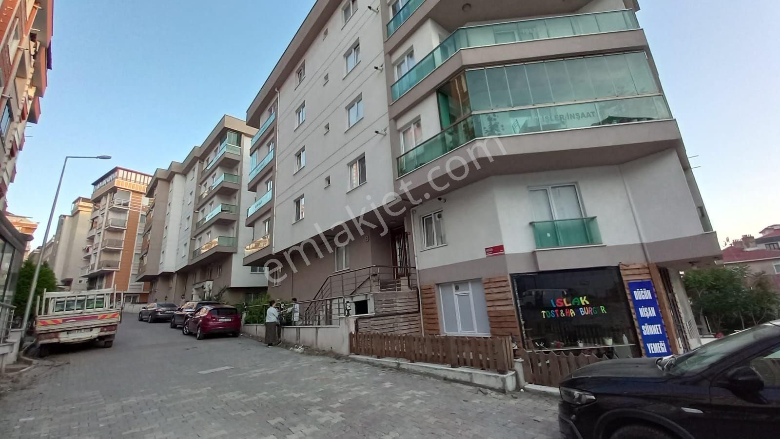 Beylikdüzü Adnan Kahveci Site İçerisinde Kiralık Daire Beylikdüzü adanan kahveci mah.geniş 2+1 daire