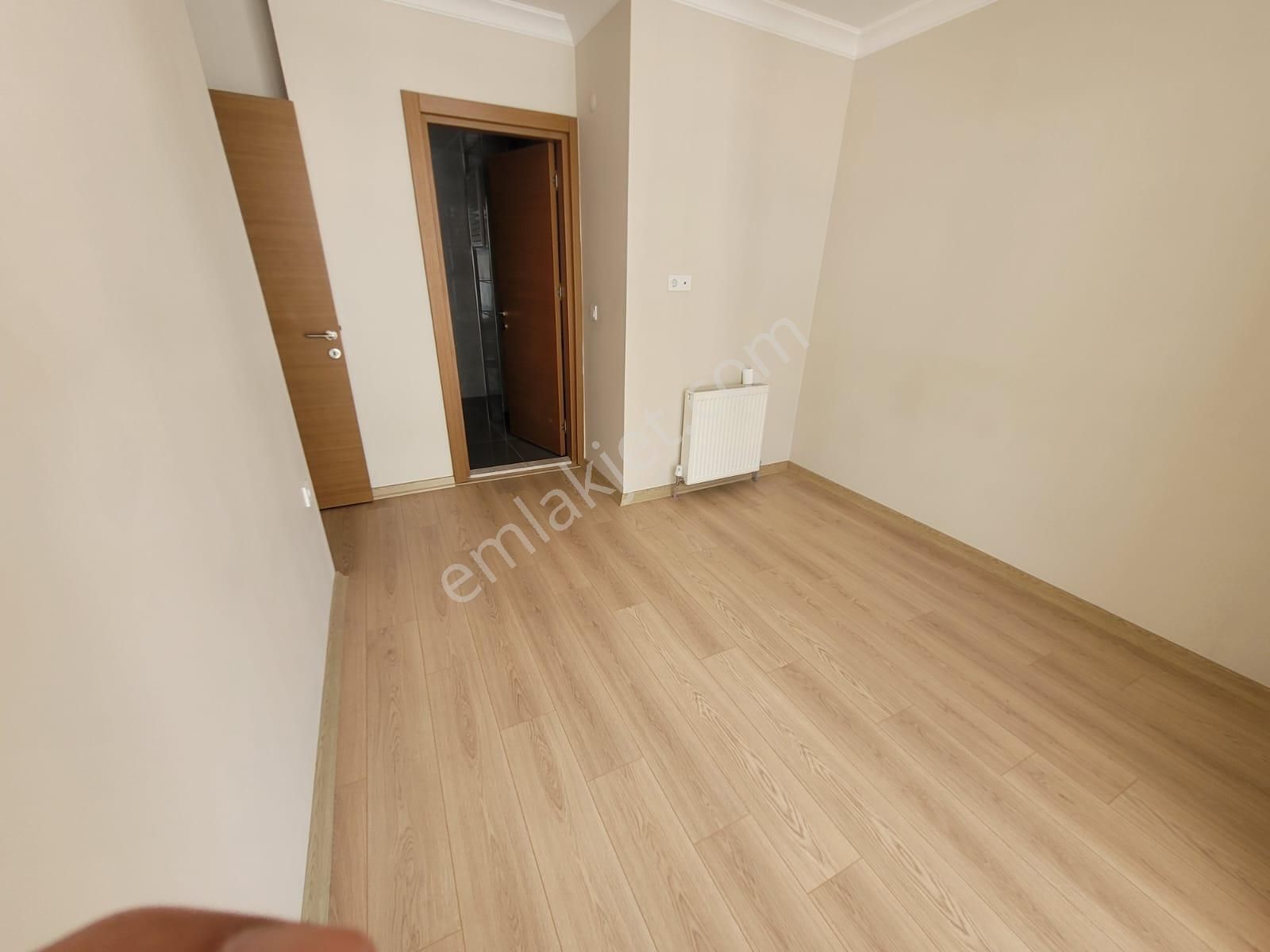 Menemen 29 Ekim Kiralık Daire  Ulukent Banco Teras Evlerinde Lüx 3+1 Daire