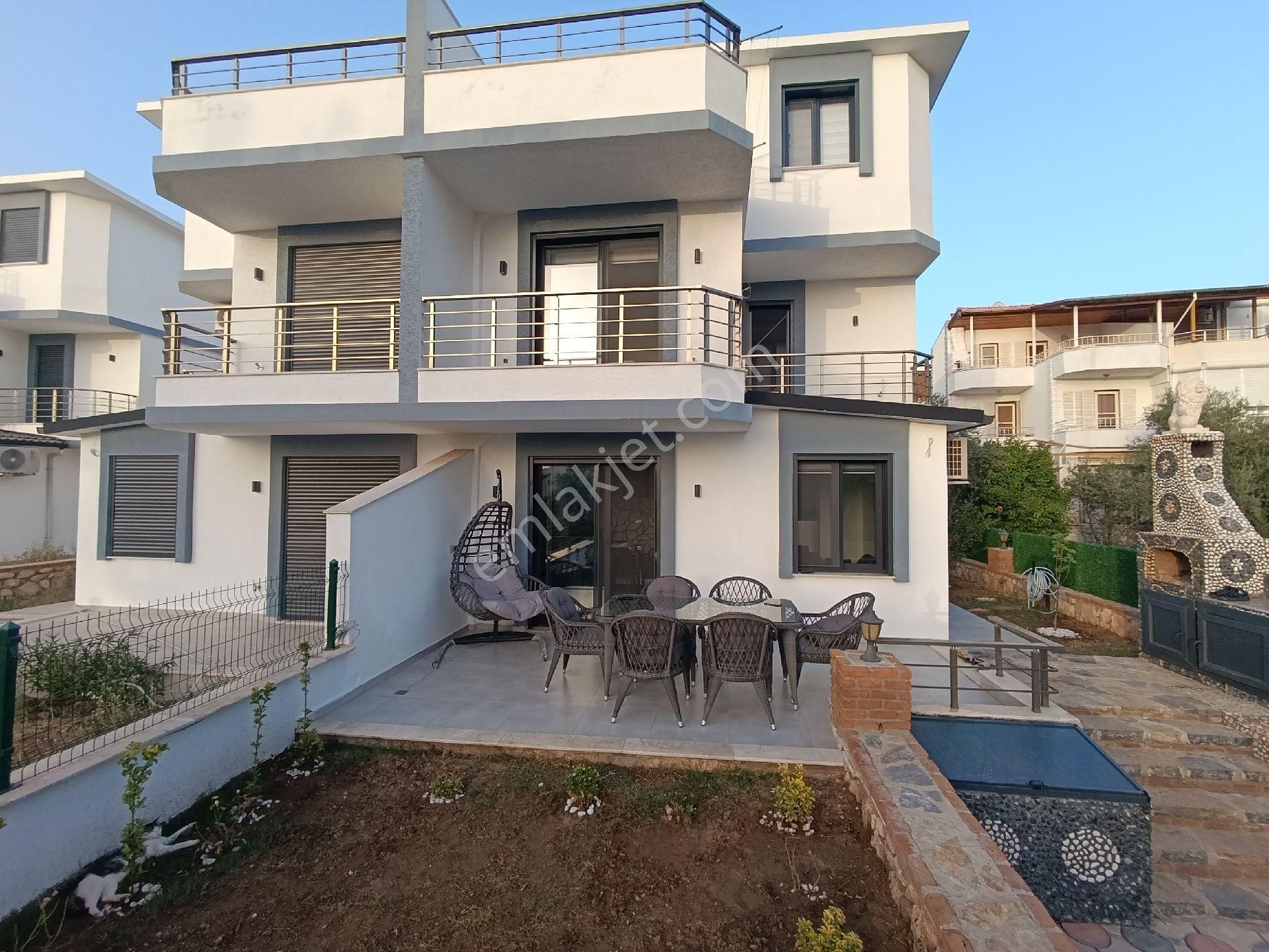 Didim Akbük Satılık Villa AKBÜK MERKEZİ KONUMDA DENİZ MANZARALI SATILIK VİLLA 