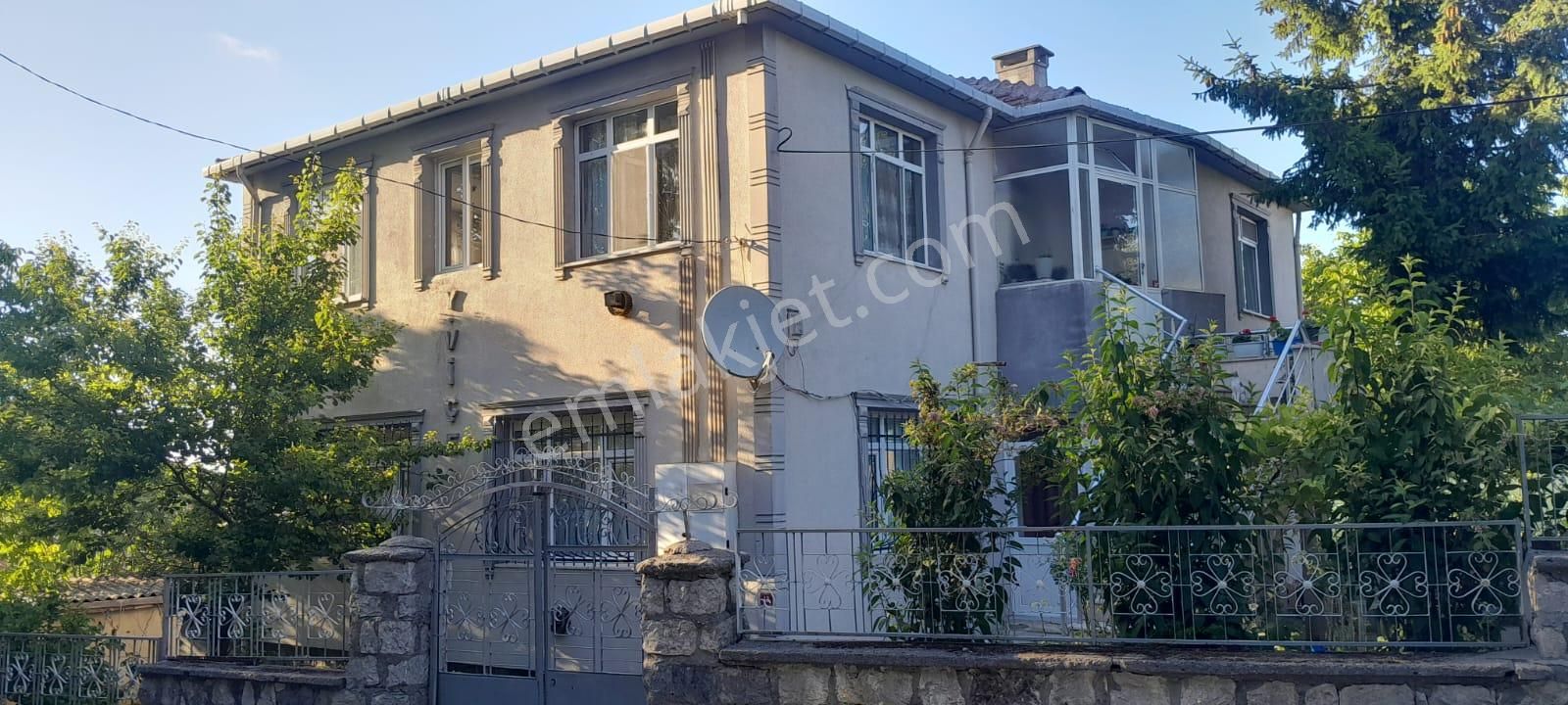 Arnavutköy Durusu Satılık Müstakil Ev  593 M2 ARSA İÇİNDE 2 KATLI 6+2 MÜSTAKİL | TERKOS GÖLÜ MANZARALI