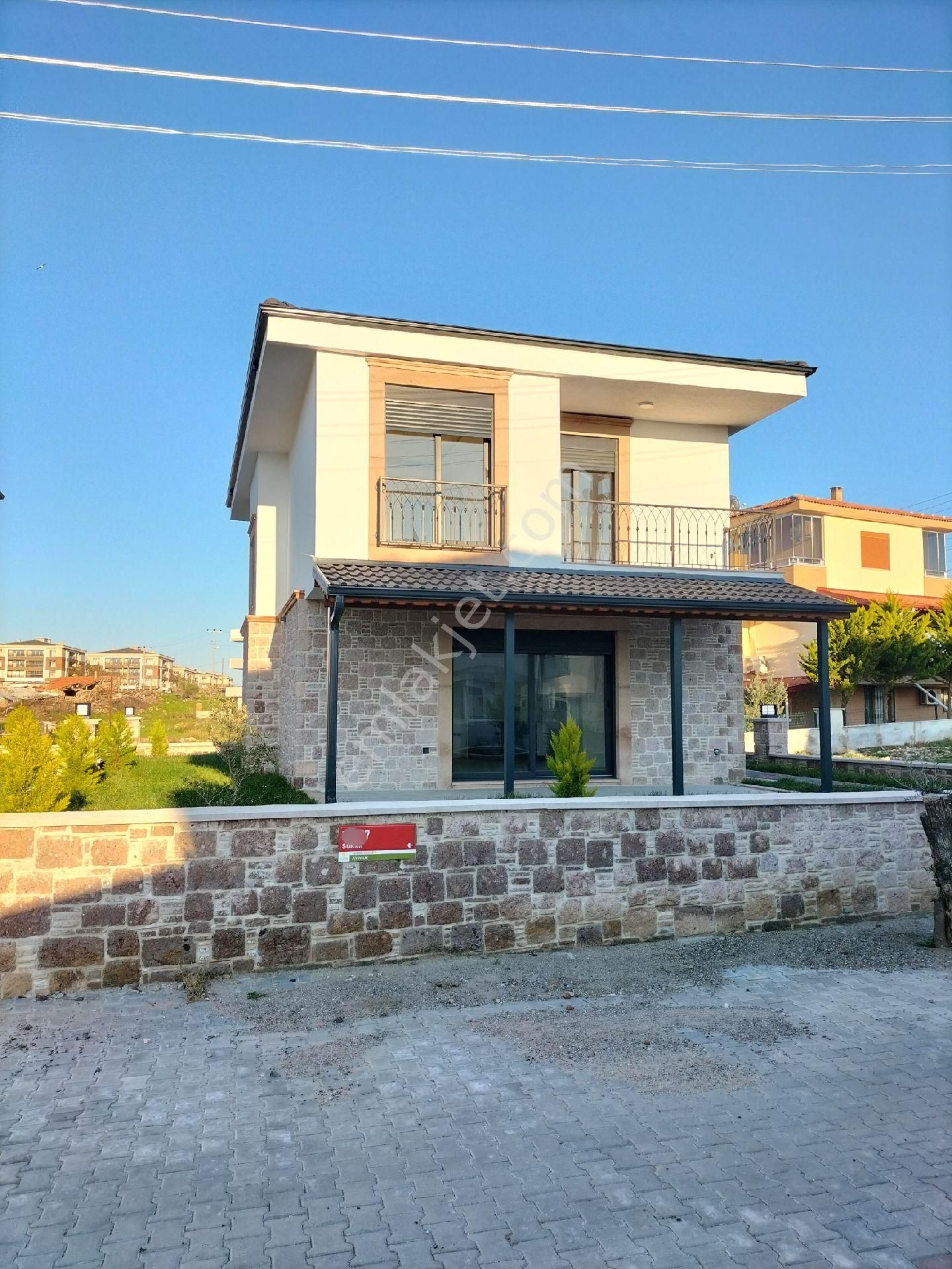 Ayvalık Küçükköy Satılık Villa MÜKEMMEL KONUMDA 3+1 KULLANIMA HAZIR SIFIR VİLLA 