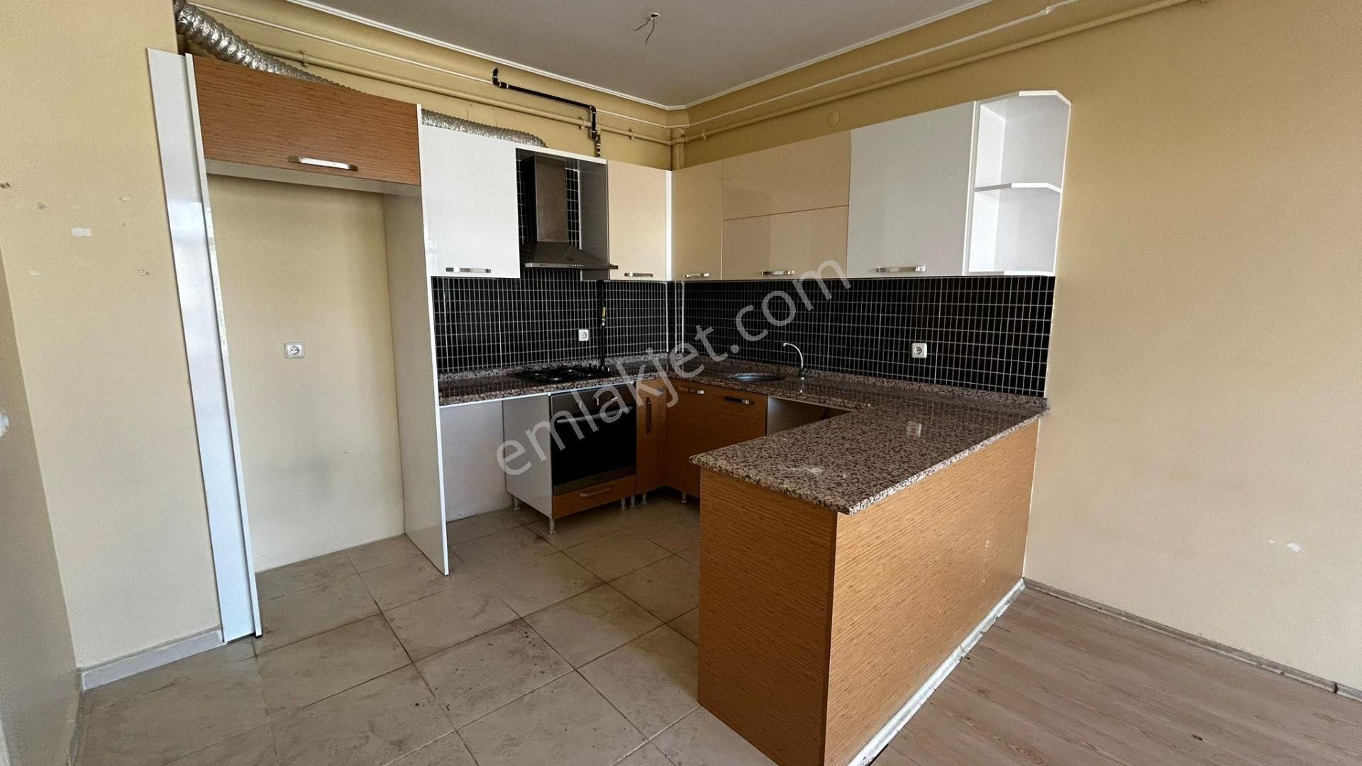 Selçuklu Kosova Kiralık Daire  İSTANBUL İNŞAAT & EMLAK'TAN İSTANBUL YOLU YAKINI KİRALIK 2+1 DAİRE