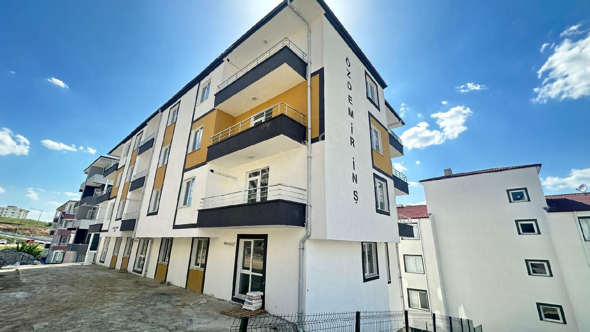 Yozgat Merkez Çapanoğlu Satılık Daire FIRSAT SATILIK 2+1 SIFIR DAİRE. ÇAPANOĞLU MAHALLESİ ÜNİVERSİTE YOLU ÜSTÜNDE YOZGAT