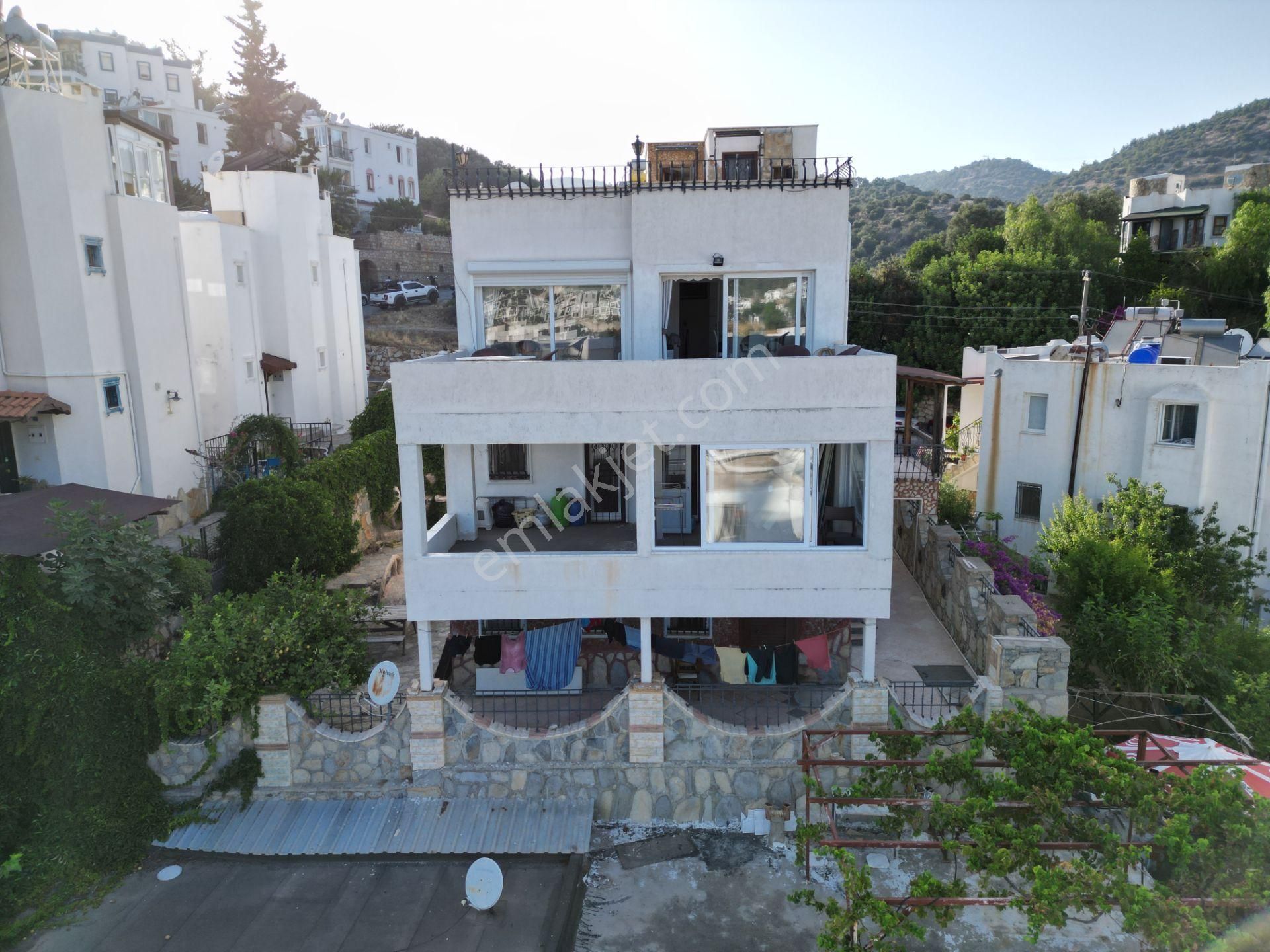 Bodrum Yokuşbaşı Satılık Villa  BODRUM YOKUŞBAŞI'NDA DENİZ MANZARALI VİLLA