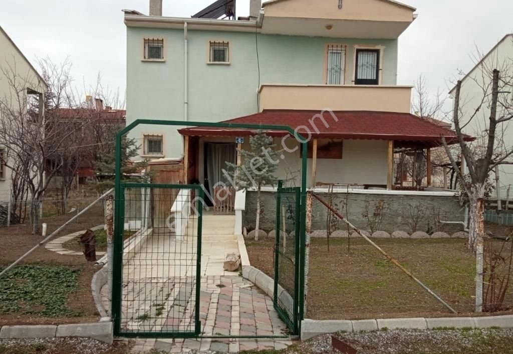 Sincan Çoğlu Satılık Villa GAYRİMENKUL UZMANINDAN YENİKENT ÇOĞLU’DA SATILIK DUBLEX VİLLA