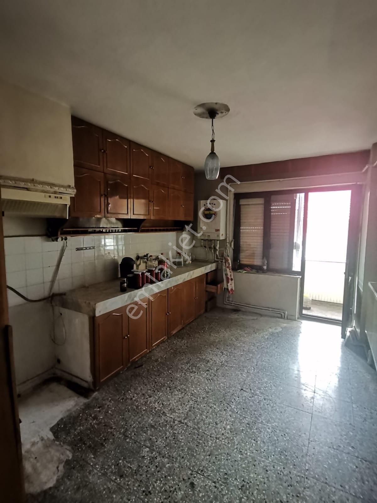 Şehzadeler Çarşı Satılık Daire  MANİSA ÇARŞI MERKEZDE ARA KAT DOĞALGAZLI SATILIK DAİRE