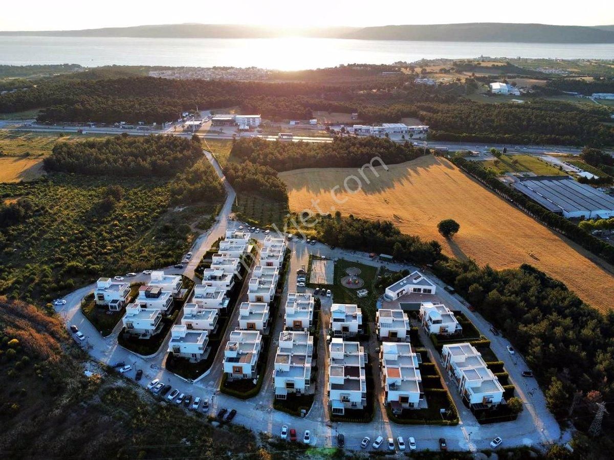 Çanakkale Merkez Çınarlı Köyü (Armutlu) Satılık Villa KORU MODERN SİTESİNDE SATILIK VİLLA