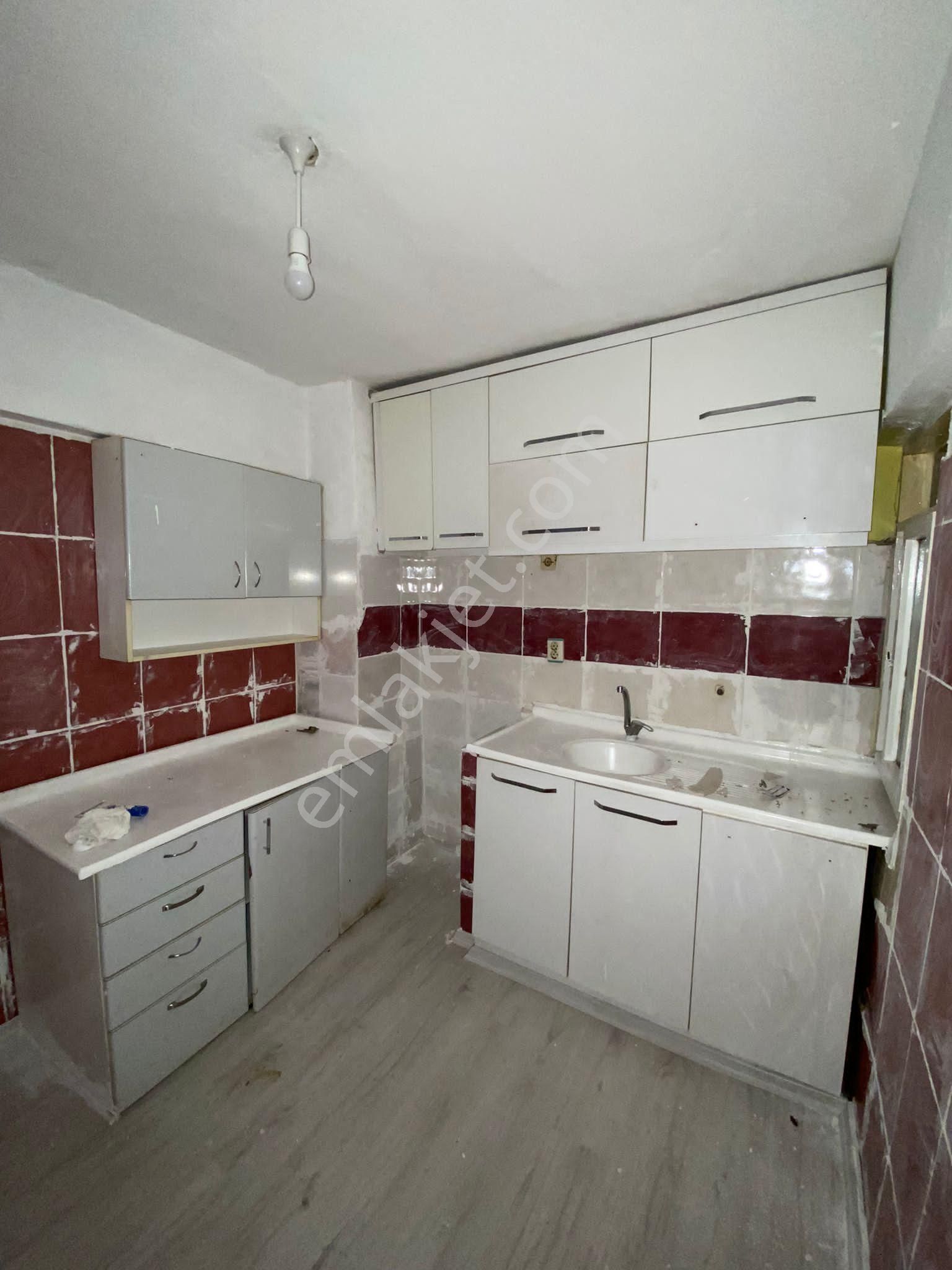 Karabağlar Esenlik Kiralık Daire  ESENLİK MAH 3+1 KOT DAİRE 