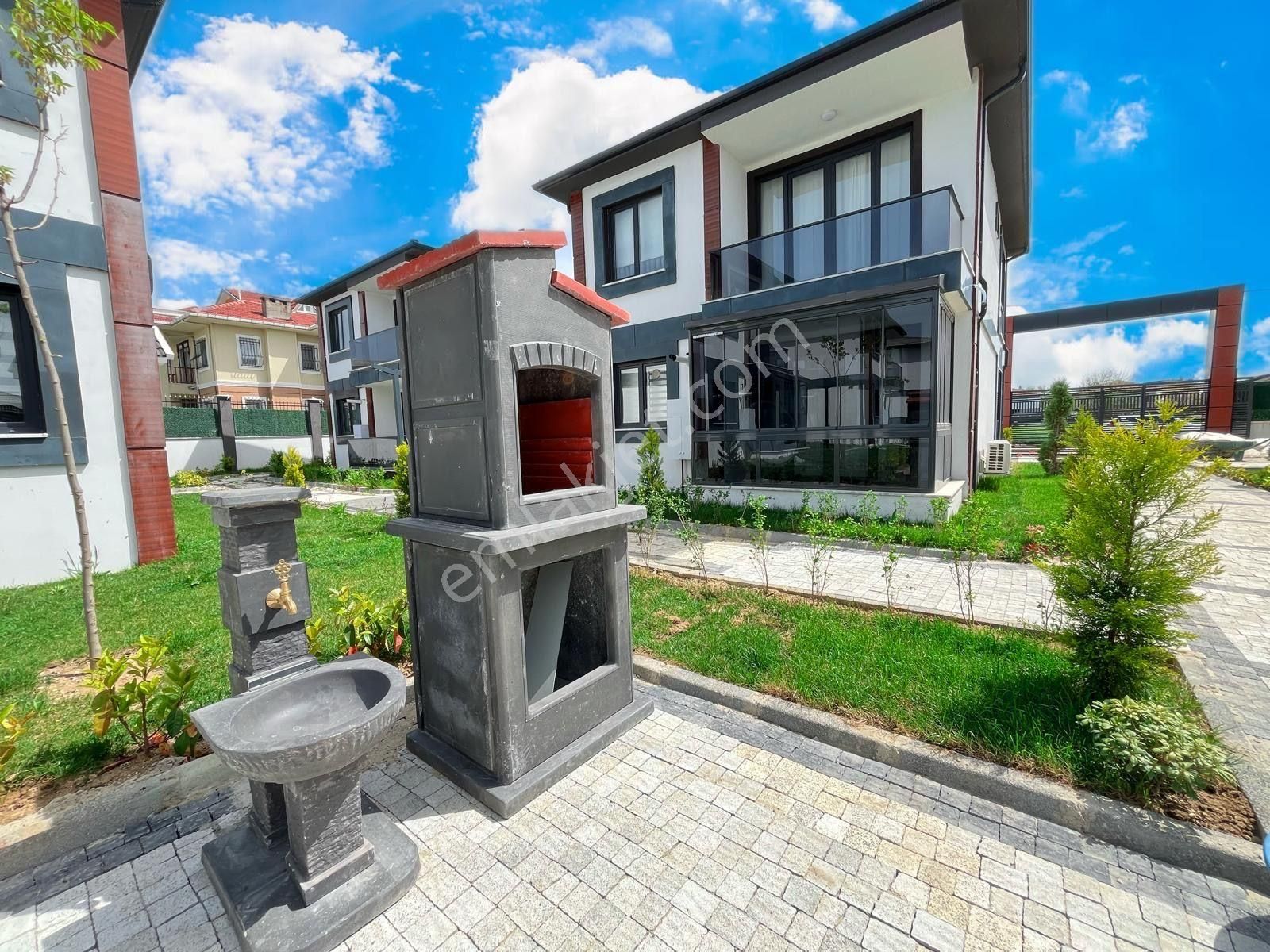 Silivri Cumhuriyet Satılık Villa  SİLİVRİ CUMHURİYET MAHALLESİ 3+1 SATILIK VİLLA