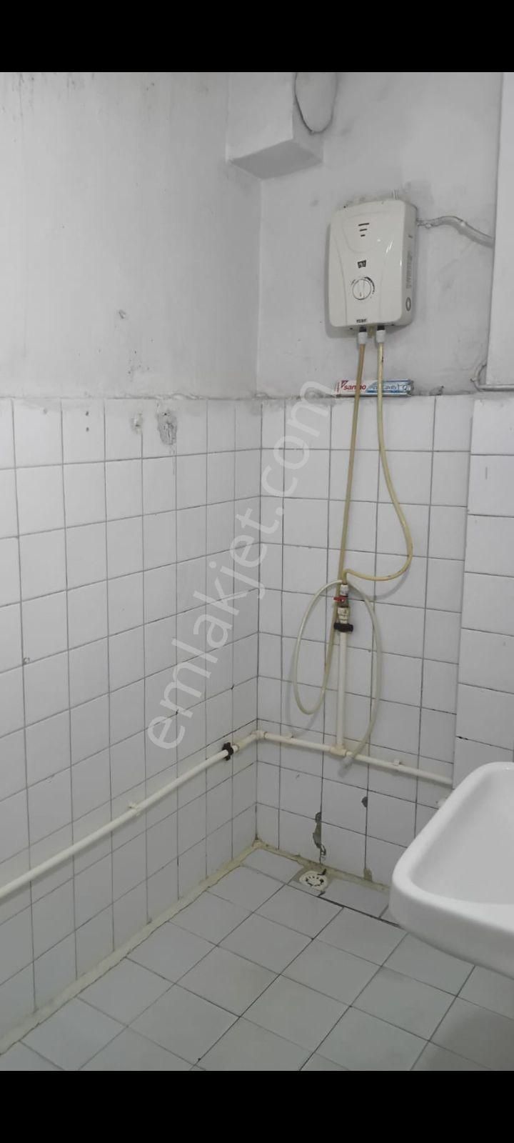 Zeytinburnu Yeşiltepe Satılık Daire satılık yarım bodrum daire