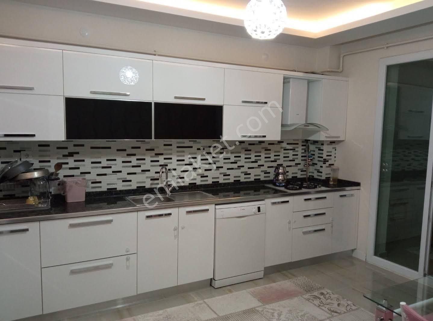 Bağlar Bağcılar Kiralık Daire  ROTA DAN BAGCILARDA SİTE İÇİ 4+1 LÜKS KİRALIK DAİRE