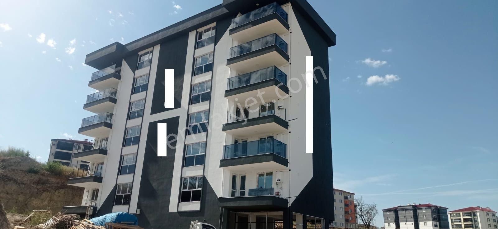 Edirne Merkez Şükrüpaşa Satılık Daire  EDİRNE MERKEZ CUMHURİYET MAHELLESİNDE 2+1 SATILIK DAİRE