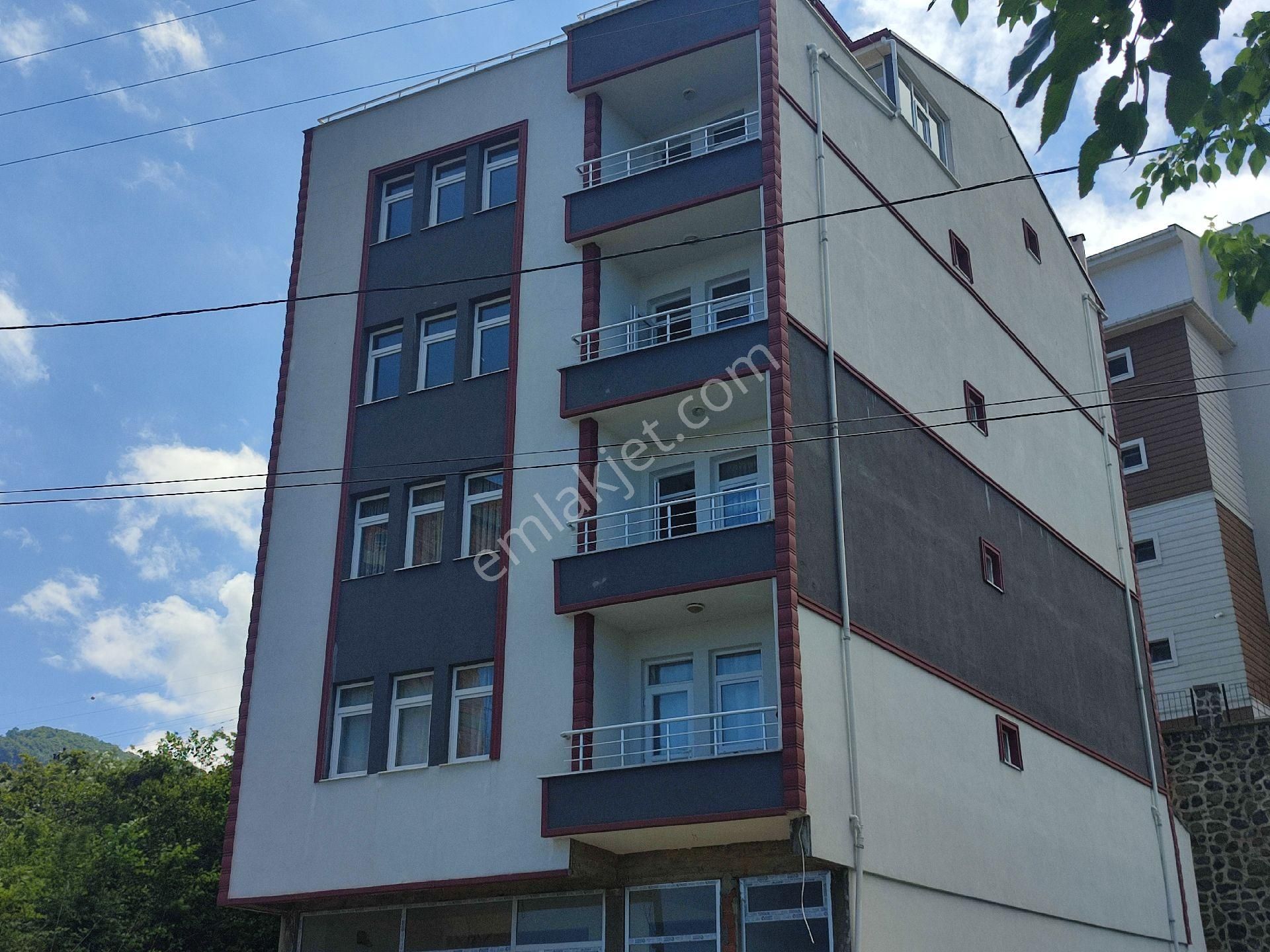 Çarşıbaşı Merkez Kiralık Daire FUME EMLAK'TAN KİRALIK DAİRE 