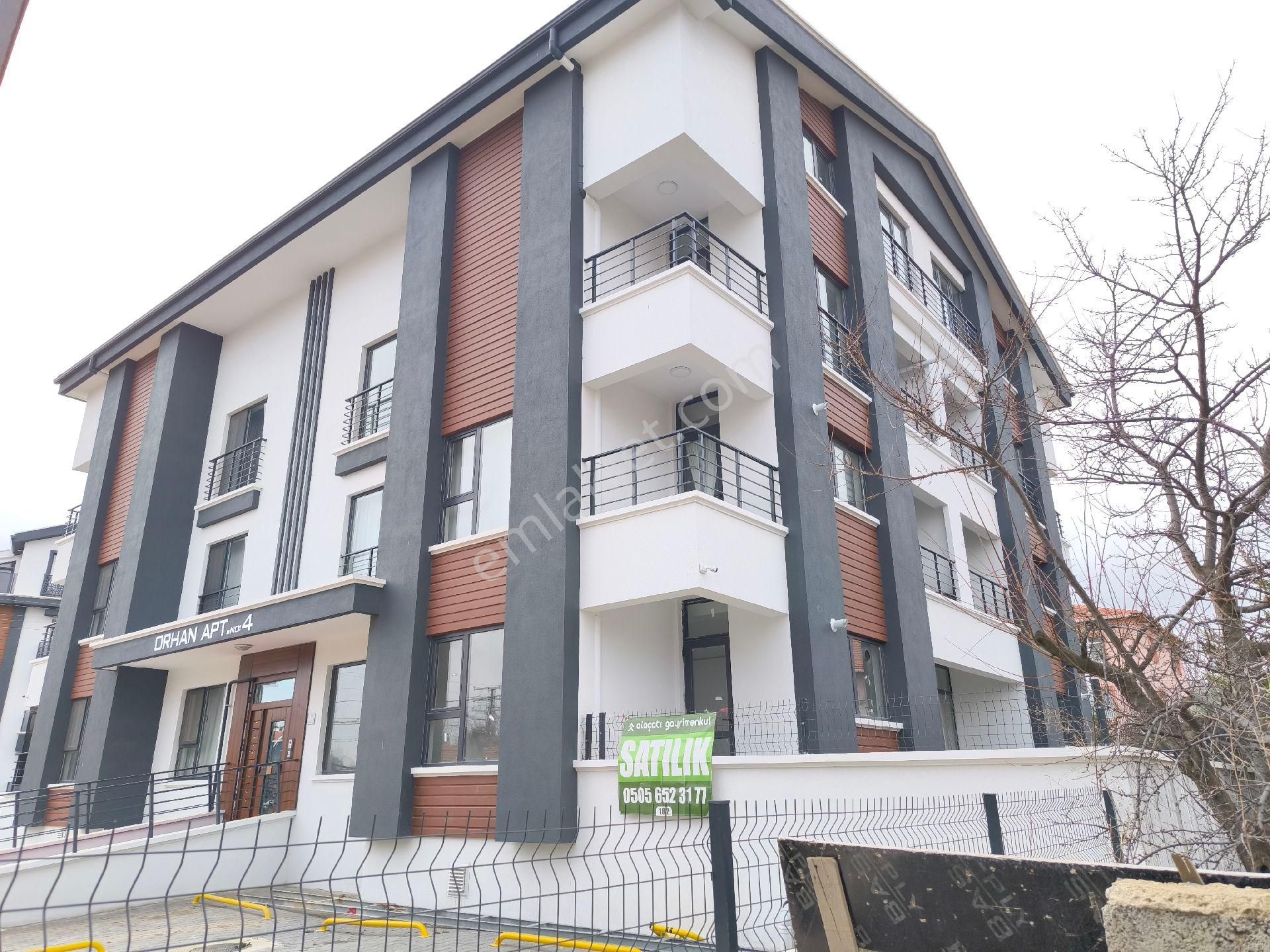 Gölbaşı İncek Satılık Daire alaçatı'dan İSKANLI BULVARA ÇOK YAKIN-BAHÇE KULLANIMLI-DEPOLU-HARİKA-SATILIK 2+1 DAİRE