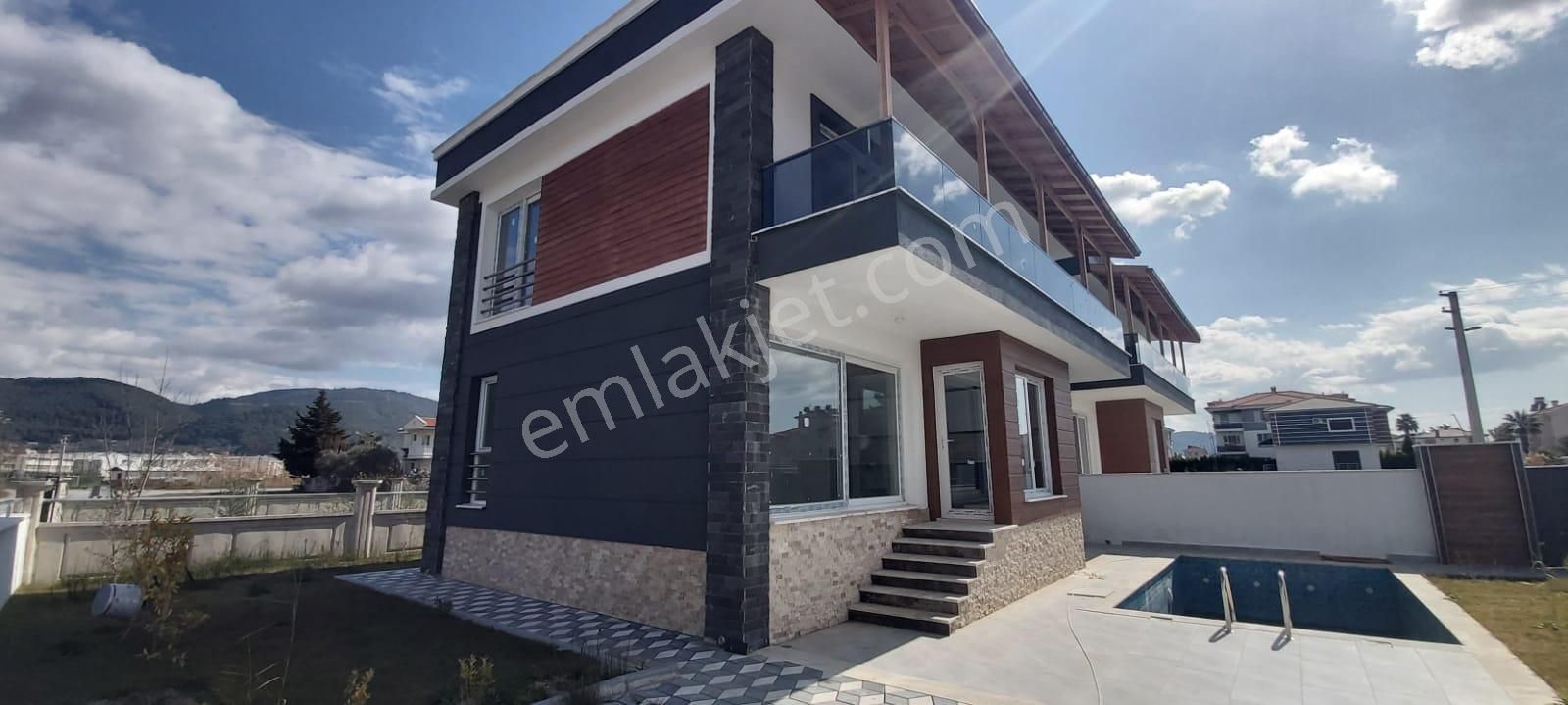 Dalaman Kargınkürü Satılık Villa  MUĞLA DALAMANDA 330M2 ARSA İÇERİSİNDE 4+1 SATILIK VİLLA