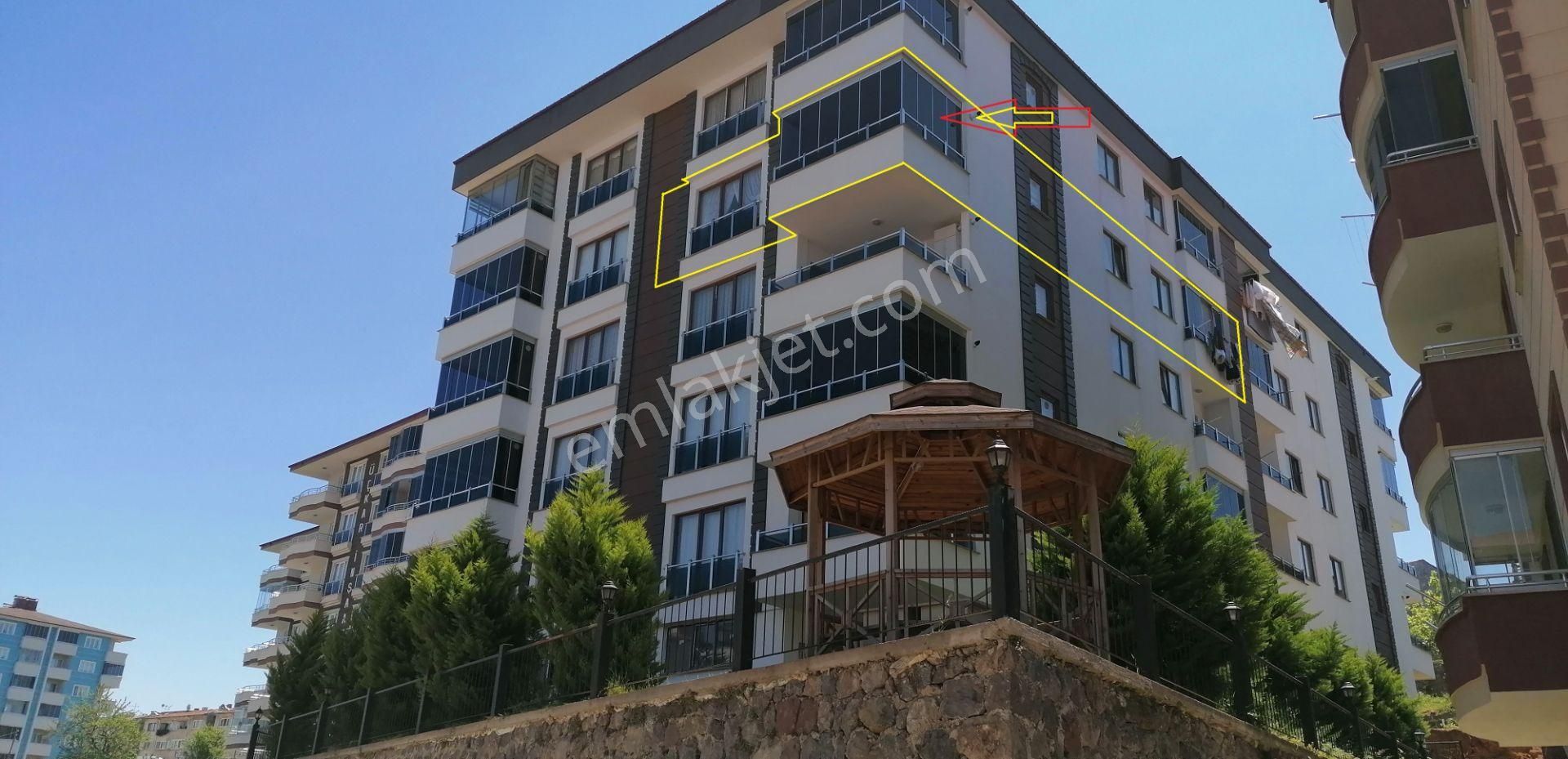 Trabzon peli̇tli̇de mükemmel deni̇z manzarali geni̇ş dai̇re