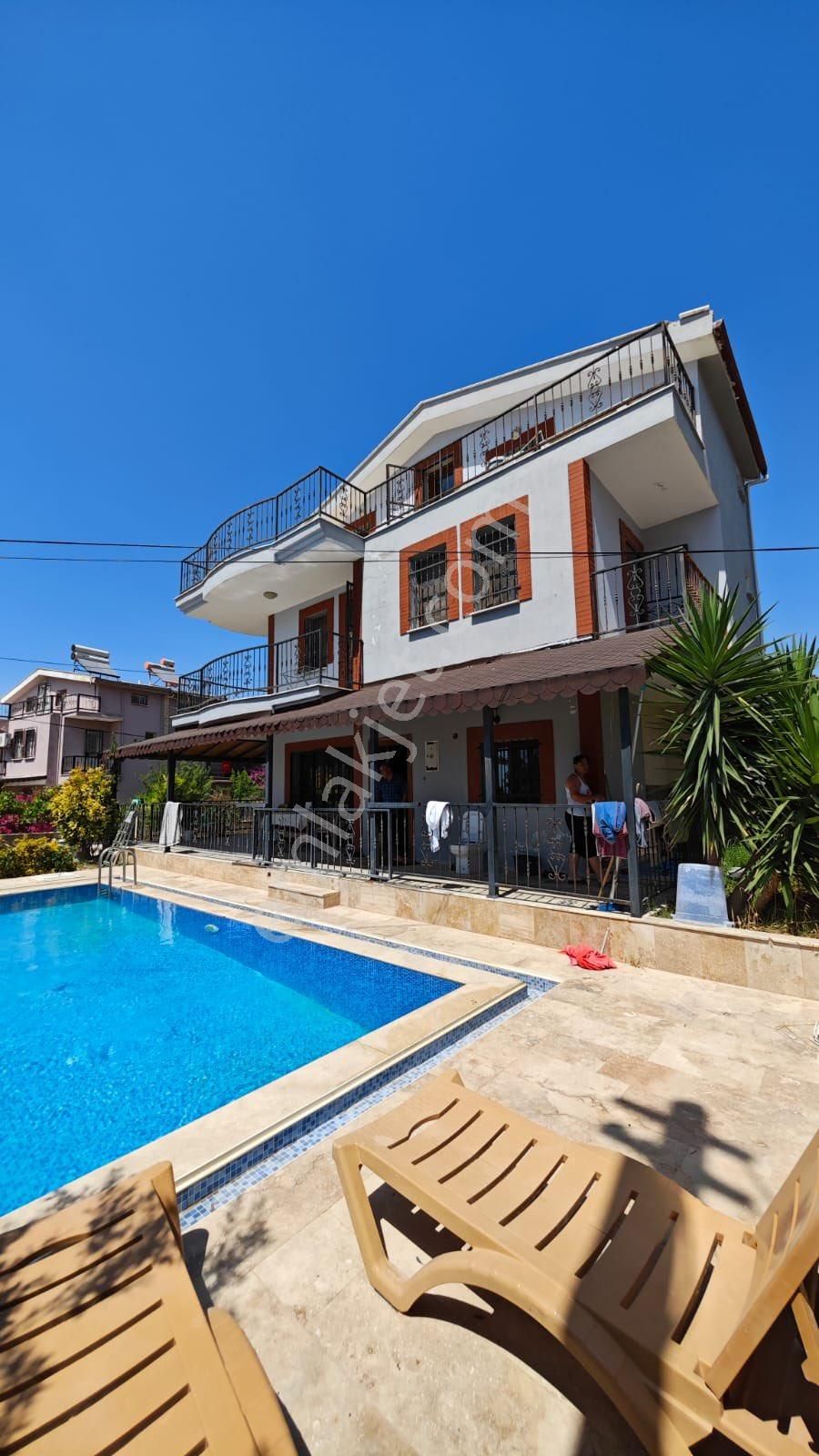 Kuşadası Karaova Satılık Villa FULL DENİZ MANZARALI ÖZEL HAVUZLU 4+1 VİLLA