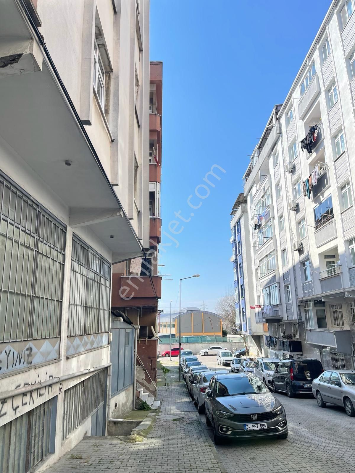 Bahçelievler Şirinevler Kiralık Daire ŞİRİNEVLER DEVLET HASTANESİ YAKINI 2+1 9 YILLIK BAHÇE KATI 