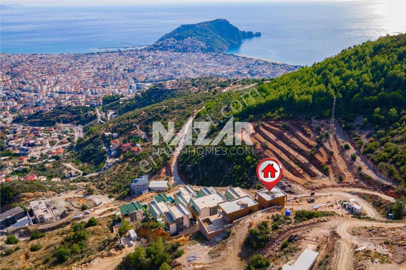 Alanya Hacımehmetli Satılık Villa Alanya Tepe Mahallesi’nde Satılık Manzaralı 4+1 Ultra Lüks Villa