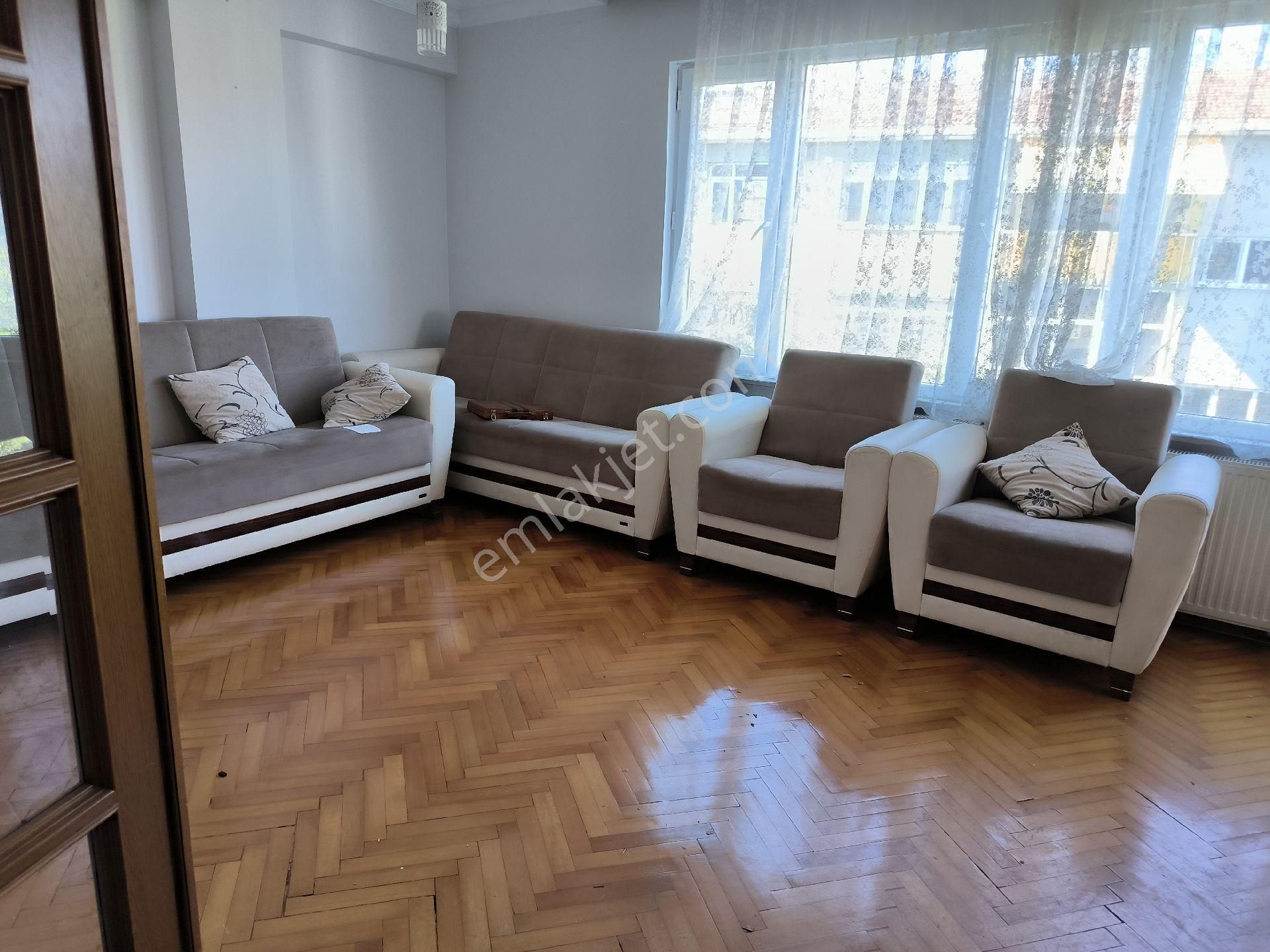 Üsküdar İcadiye Kiralık Daire  Berat Emlak Üsküdar İcadiye mahallesi Cemil Meriç Sokak