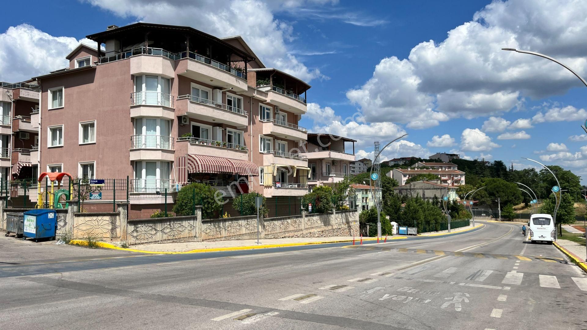 Kocaeli Derince Deniz Manzaralı Satılık Daire  Dumlupınar Mahallesi Yeşil Vadi Sitesi Yüksek Giriş 3+1 Daire!