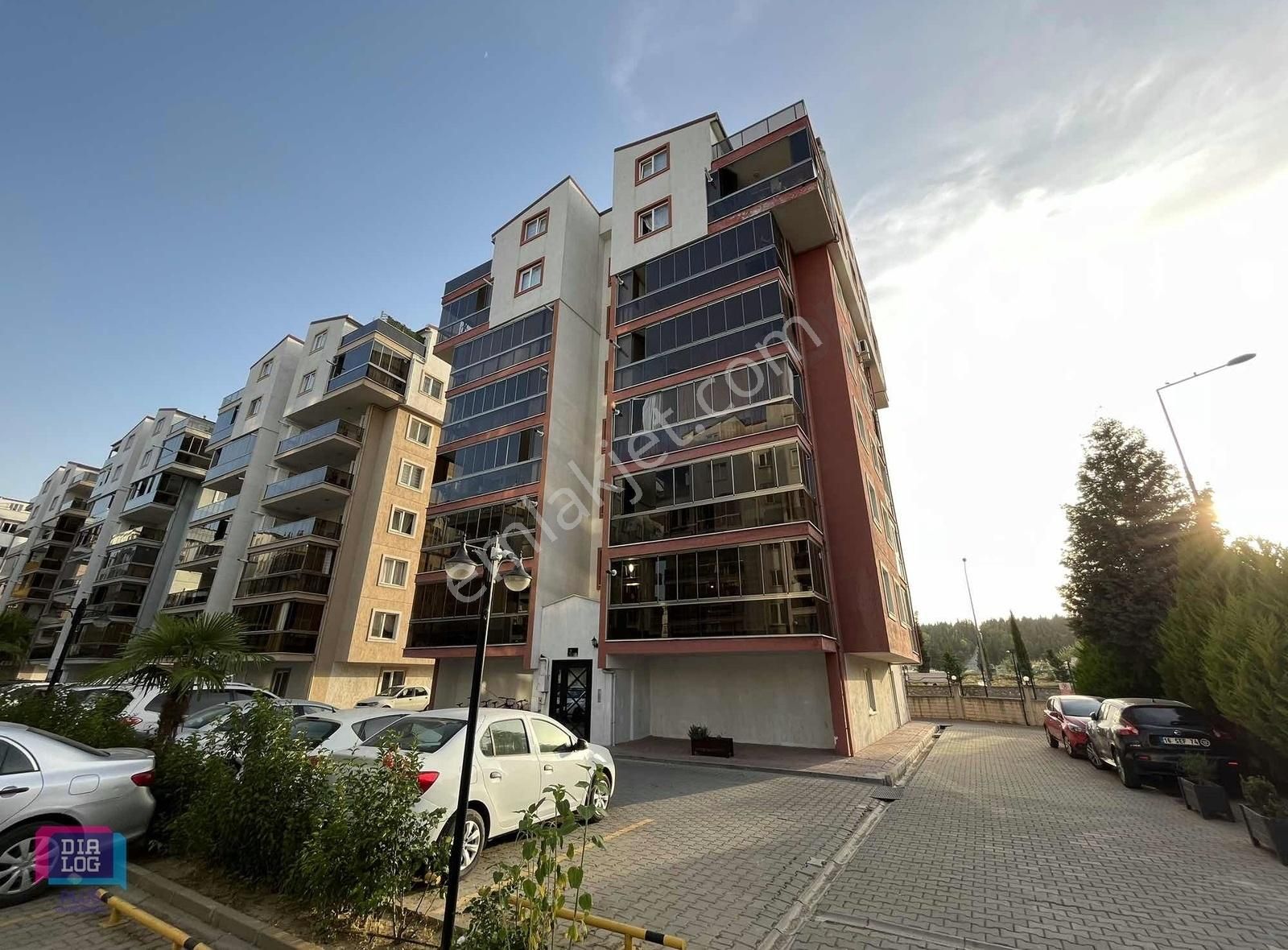 Osmangazi Güneştepe Satılık Daire GÜNEŞTEPE'DE SİTE İÇİ 3+1 ARAKAT SATILIK MASRAFSIZ DAİRE