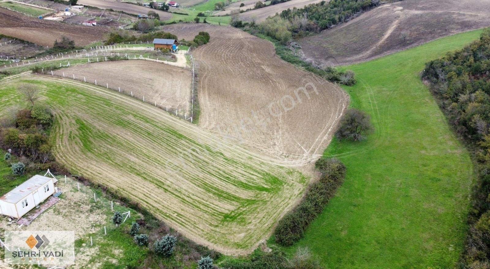 Çatalca Dağyenice Satılık Tarla DAĞYENİCE'DE 2467M2 TARLA MANTIKLI TAKAS TEKLİFLERİNE AÇIK