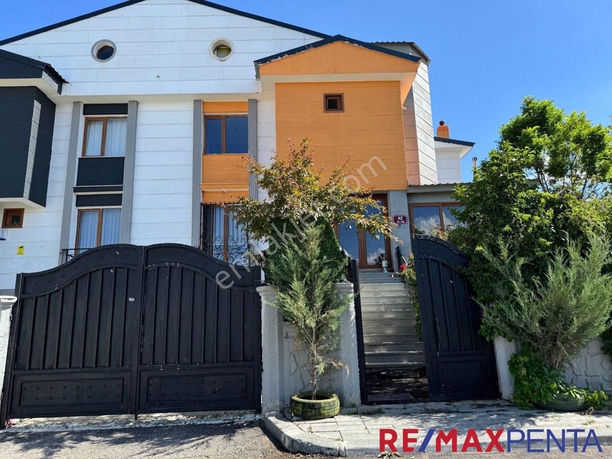 Palandöken Yunusemre Satılık Villa Remax Penta ' dan Kayakyolun 'da 7+2 Satılık Villa