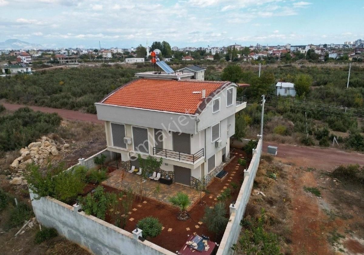 Döşemealtı Yeniköy Satılık Villa ANTALYA DÖŞEMEALTI İLÇESİ 367m2 ARSADA 8+2 SATILIK VİLLA