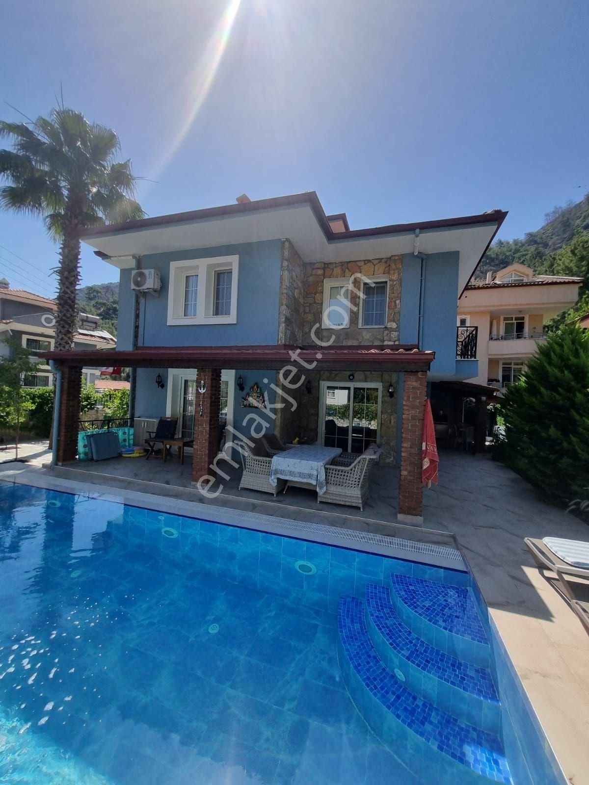 Marmaris İçmeler Satılık Villa MÜJGAN EMLAKTAN MARMARİS İÇMELERDE MÜSTAKİL HAVUZLU 2KATLI VİLLA