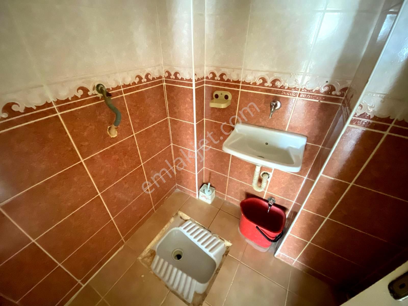 Uzman Emlak'dan Keçiören İncirli Mh'de Katta Manzaralı Güney-batı Cepheli 3+1 Daire - Görsel 17