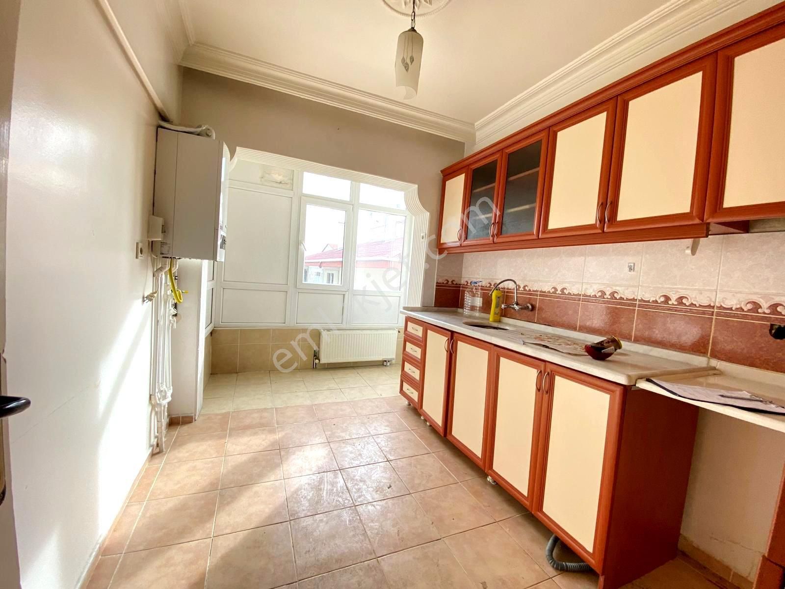 Uzman Emlak'dan Keçiören İncirli Mh'de Katta Manzaralı Güney-batı Cepheli 3+1 Daire - Görsel 10