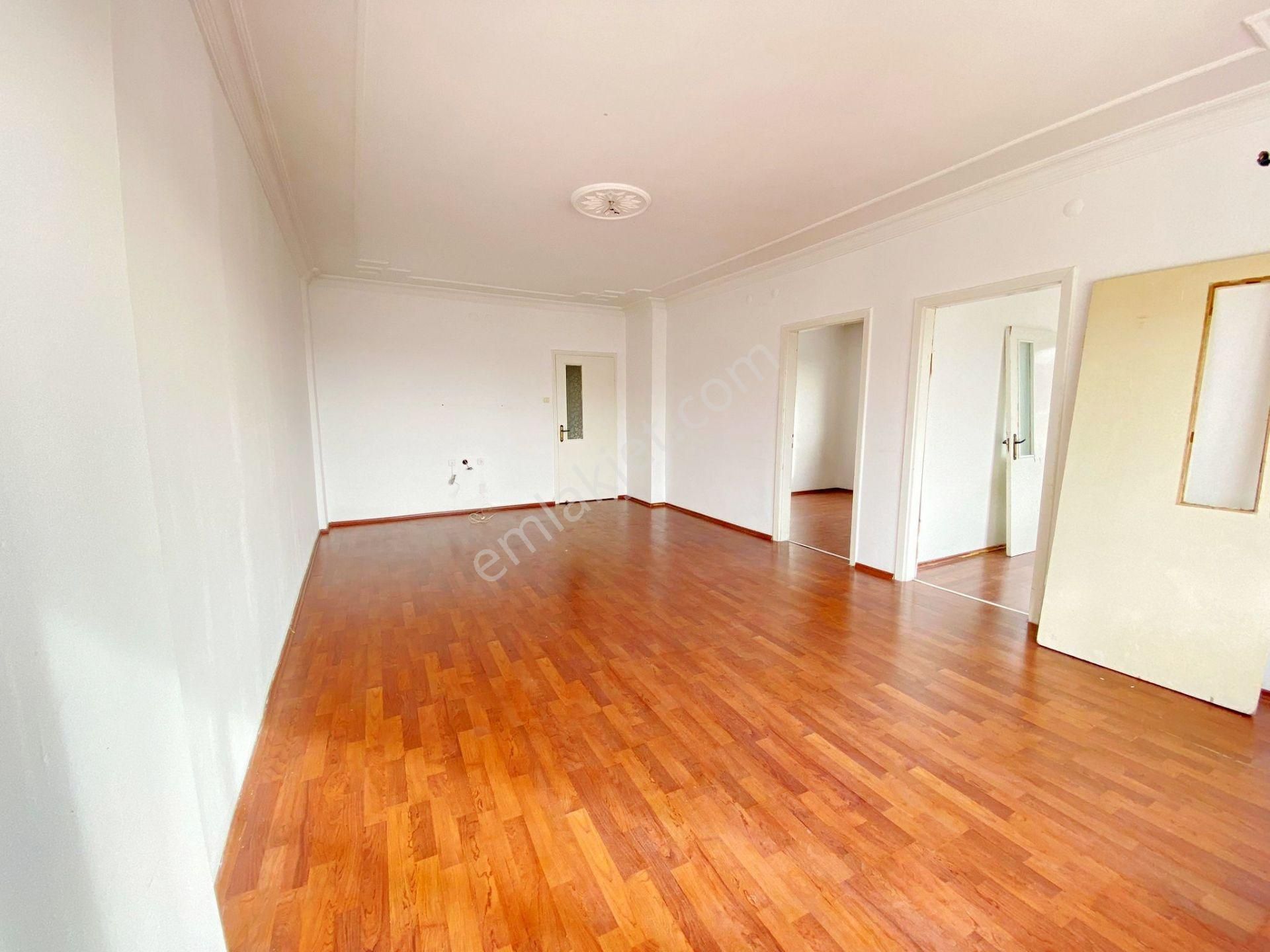 Uzman Emlak'dan Keçiören İncirli Mh'de Katta Manzaralı Güney-batı Cepheli 3+1 Daire - Görsel 4