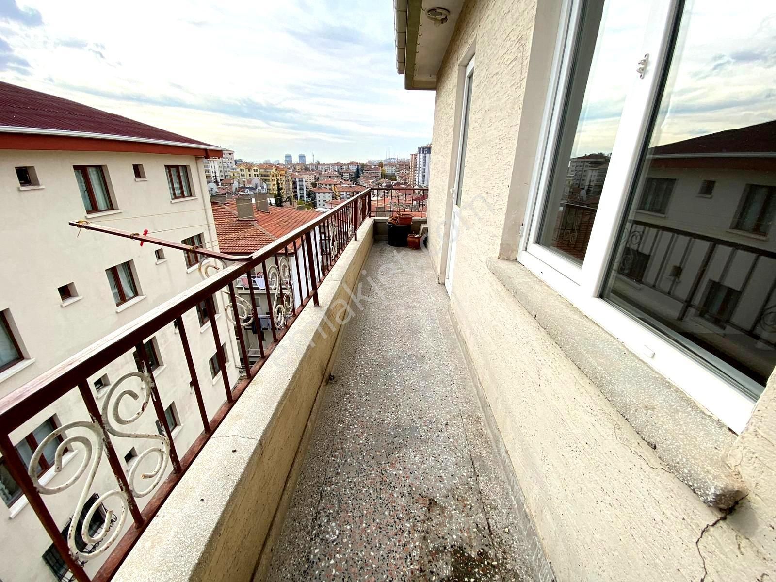 Uzman Emlak'dan Keçiören İncirli Mh'de Katta Manzaralı Güney-batı Cepheli 3+1 Daire - Görsel 13