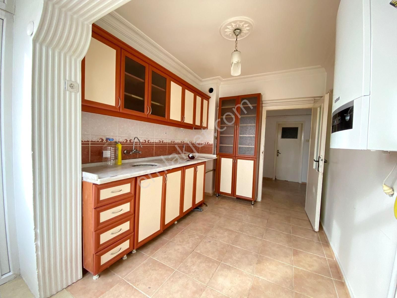 Uzman Emlak'dan Keçiören İncirli Mh'de Katta Manzaralı Güney-batı Cepheli 3+1 Daire - Görsel 11