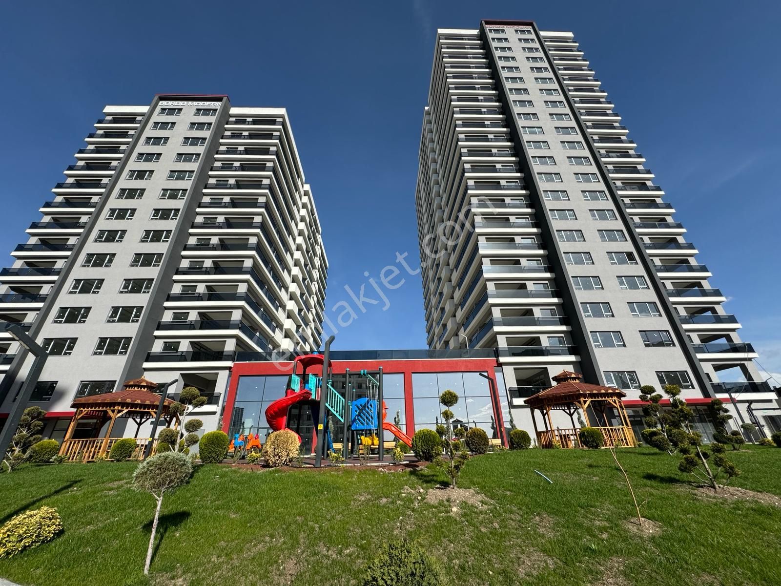 Çankaya Dodurga Satılık Daire  DODURGA BORDO MODERN DE HAVUZLU SAUNALI 4+1 LÜKS SATILIK DAİRE