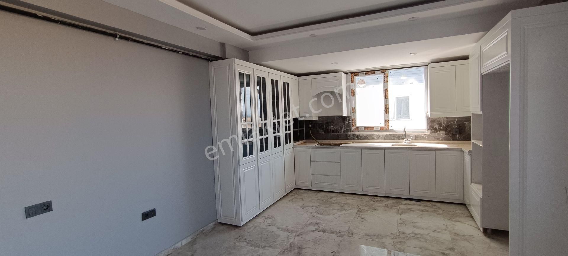 Batman Merkez Binatlı Köyü Kiralık Daire renas Emlak'tan kiralık 3+1 daire