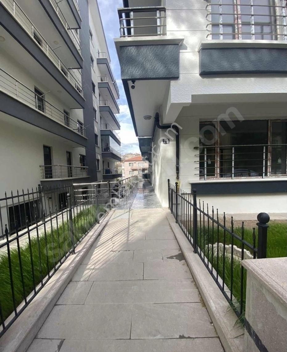 Çankaya Esatoğlu Satılık Daire ÇANKAYA ESATOĞLU BAŞAK SOK. SIFIR BİNADA 4+1 DUBLEKS TERASLI ASANSÖRLÜ 180 m2 SATILIK DAİRE