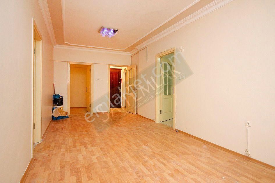 Bahçelievler Siyavuşpaşa Satılık Daire  Bahçelievler 2+1 Kombili 110 m2 Şık Ferah Daire