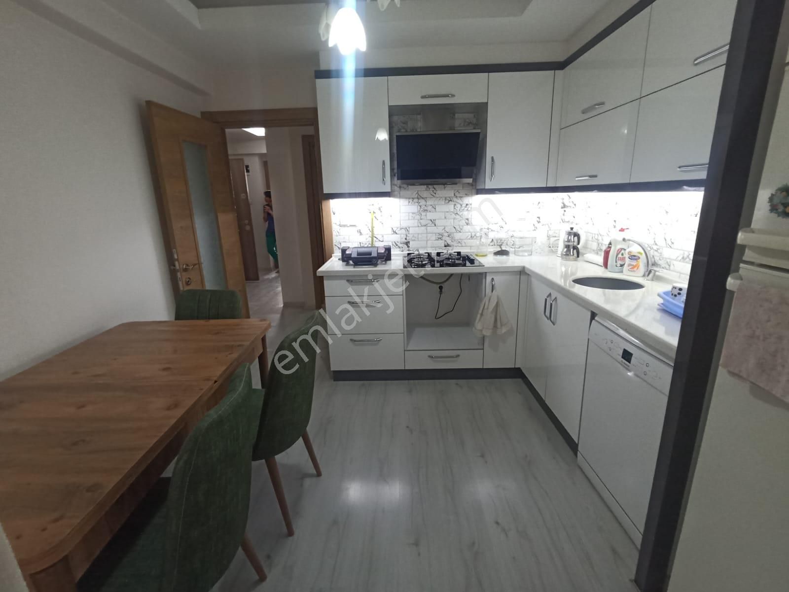 Salihli Cumhuriyet Satılık Daire  CUMHURIYET MAH 2+1 SATILIK DAİRE