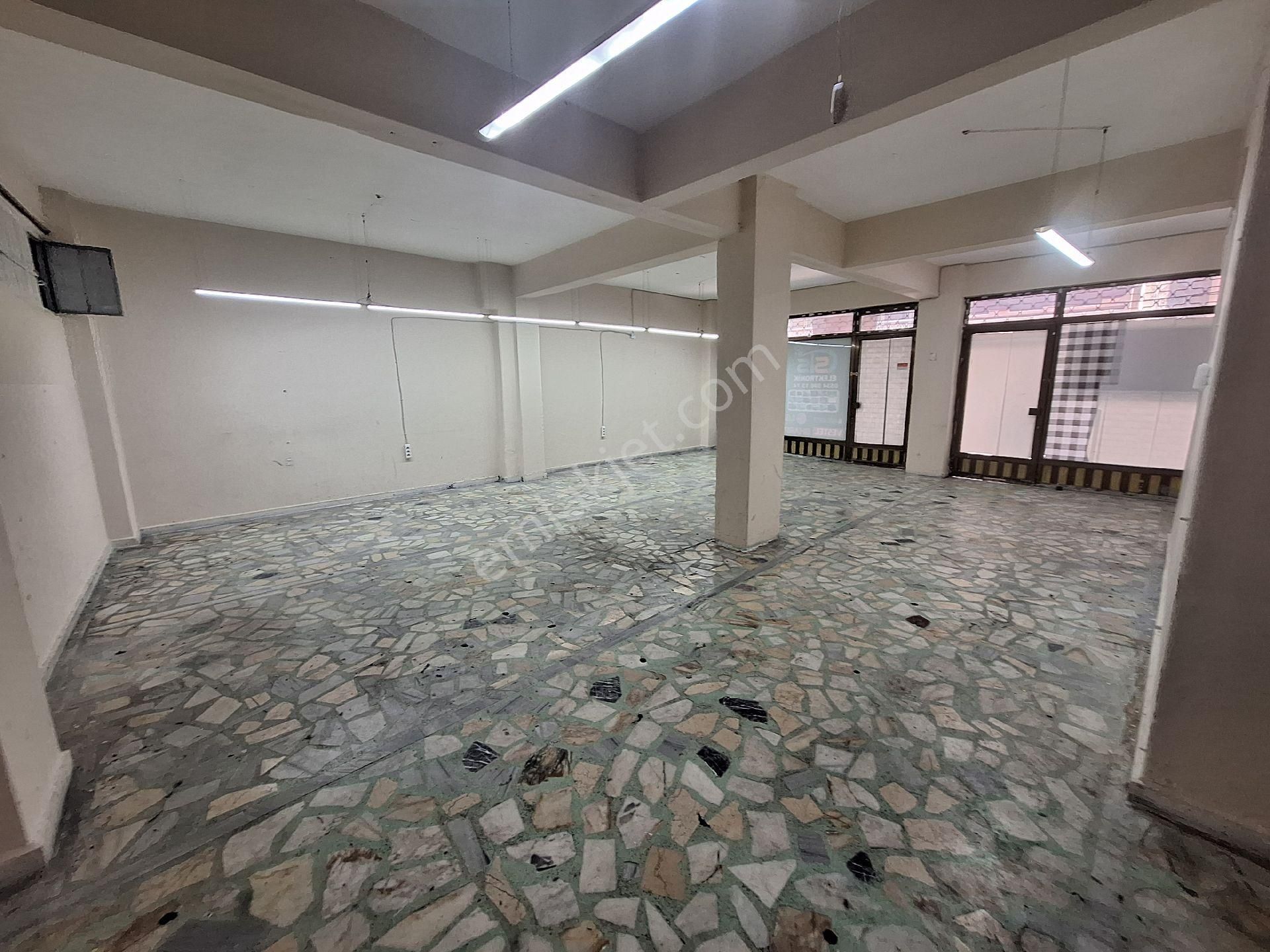 İstanbul Bağcılar Kiralık Dükkan & Mağaza  Karaca'dan Kiralık 90'm2 Giriş Kat Dükkan