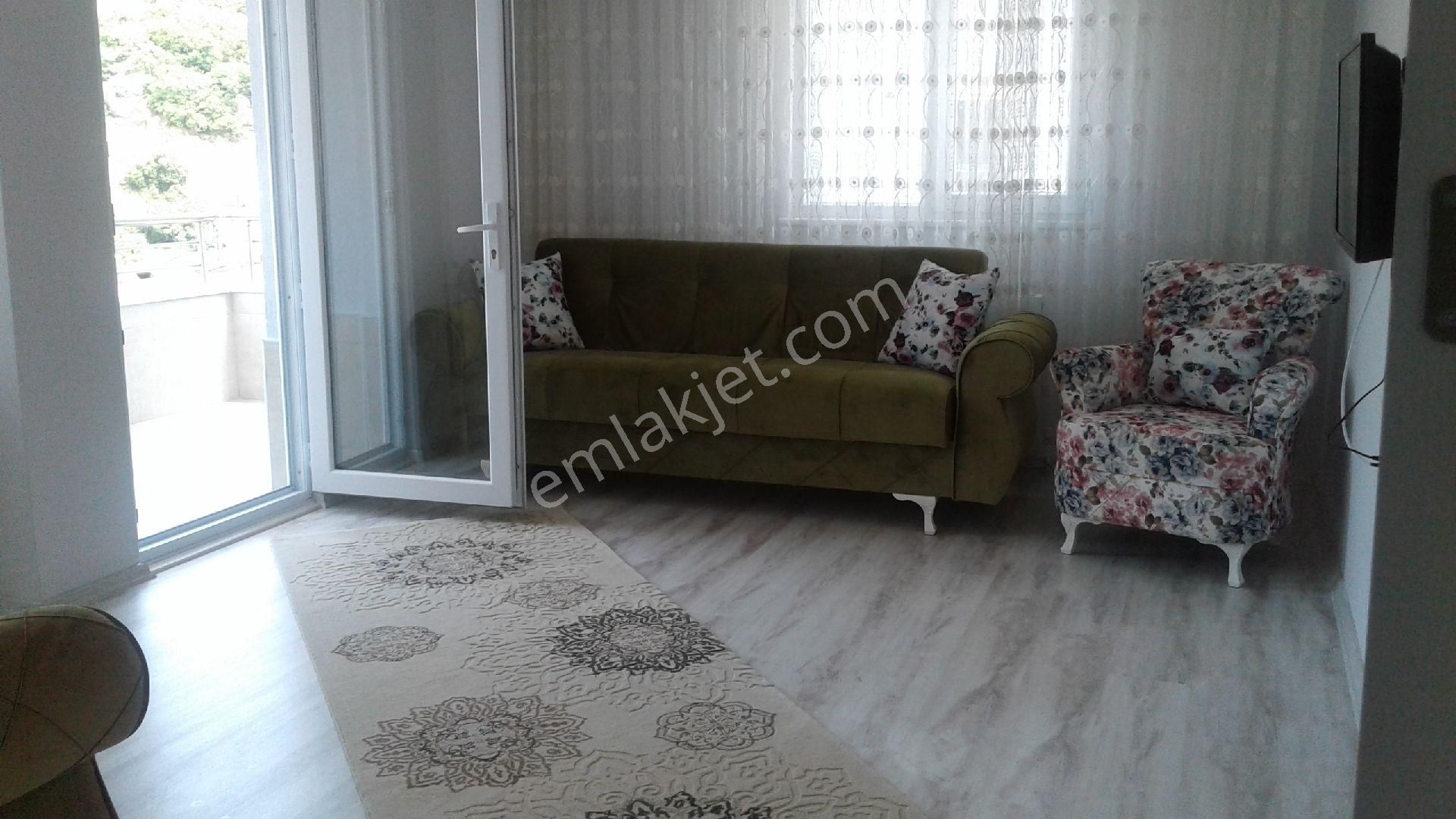 Çınarcık Esenköy Bld. (Aliye Hanım) Kiralık Daire Esenköy Merkezde Temiz Asansörlü Doğalgazlı Daire