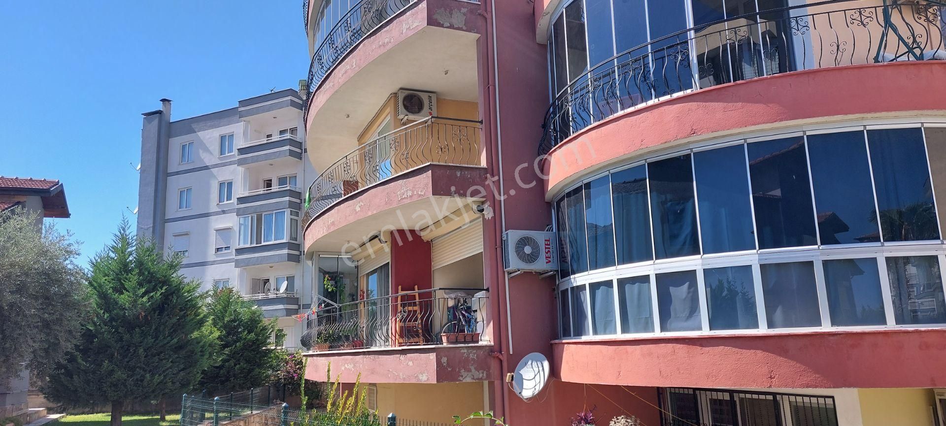 Kuşadası Kadınlar Denizi Satılık Daire  K.DENİZİNDE HAVUZLU SİTEDE DOĞALGAZLI  2+1 SATILIK DAİRE