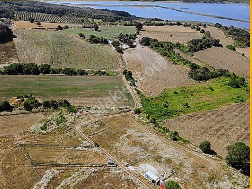 Çatalca Celepköy Satılık Tarla çatalca celepköy de göl ve deniz manzaralı arsa 